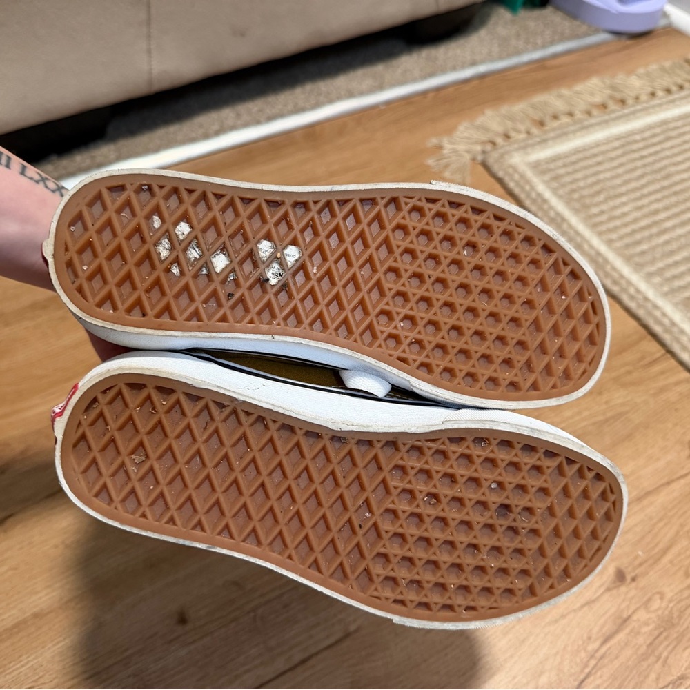 Vans - Picture 3 of 6